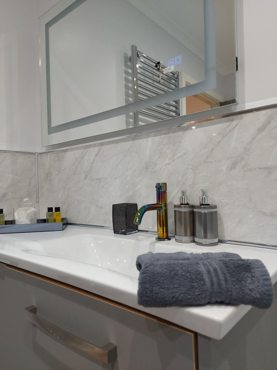 Glenwood Cottage 2026 Bathroom 01